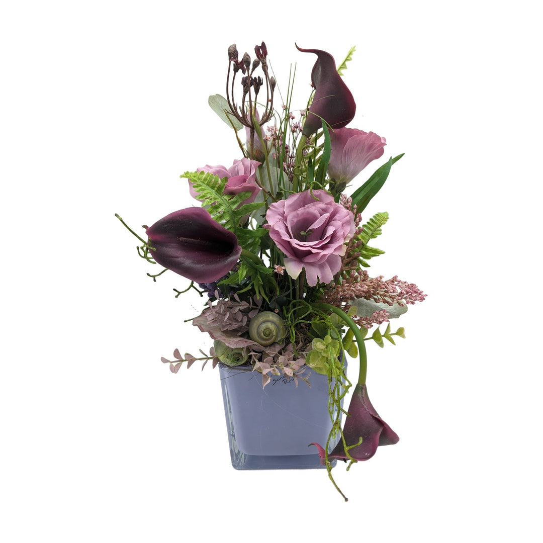 Freigestellt Sommergesteck Schnecke Rose Calla rosa lila