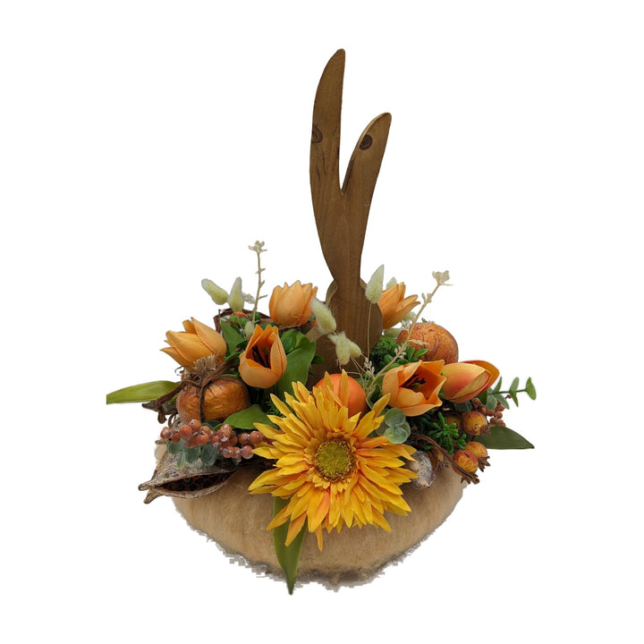 Freigestellt Ostergesteck Holz-Hase Tulpen Gerbera orange gelb