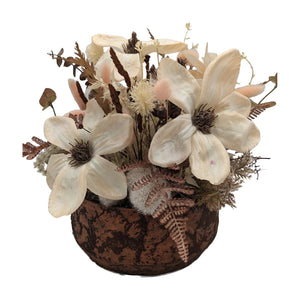 Freigestellt Sommergesteck Magnolie Farn Gräser creme apricot im Topf
