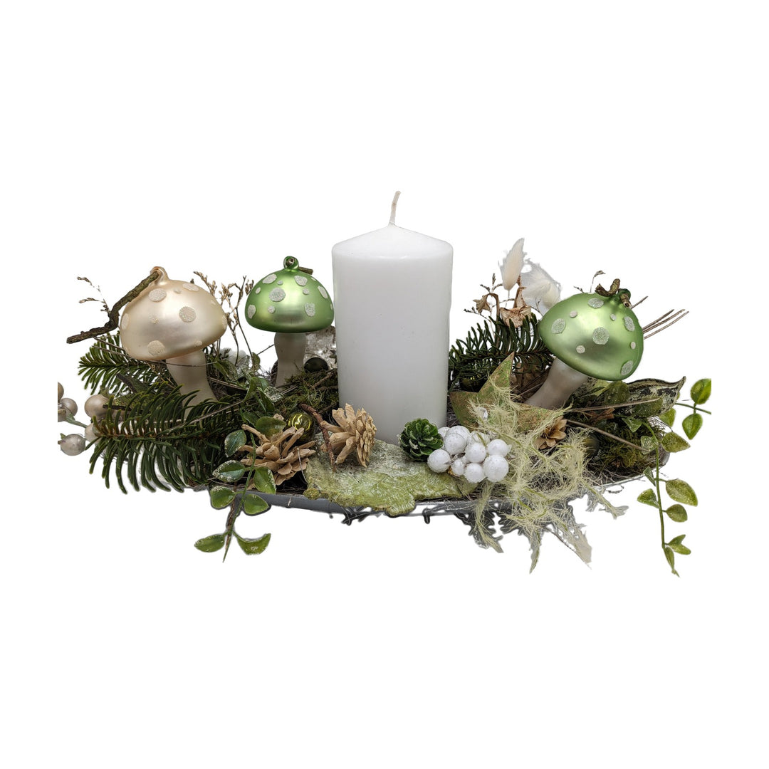 Freigestellt Weihnachtsgesteck Kerze Pilze Zapfen Beeren grün weiß