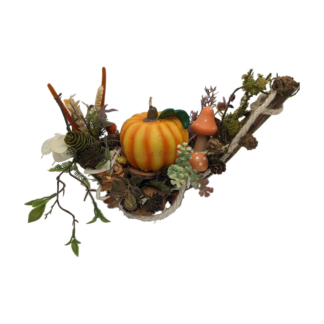 Freigestellt Herbstgesteck Kürbis Pilz Zapfen orange natur