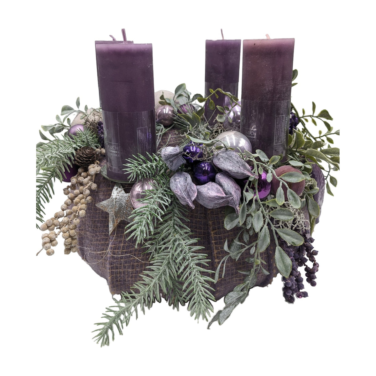 Freigestellt Adventskranz Kugeln Zapfen Stern lila grün