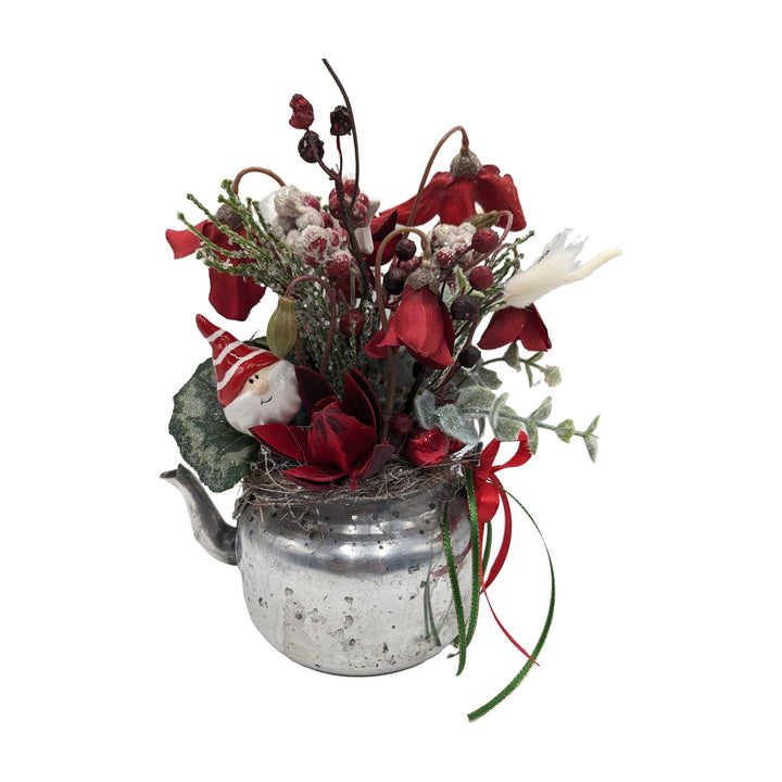 Freigestellt Weihnachtsgesteck Teekanne Weihnachtsmann Eukalyptus Beeren rot silber