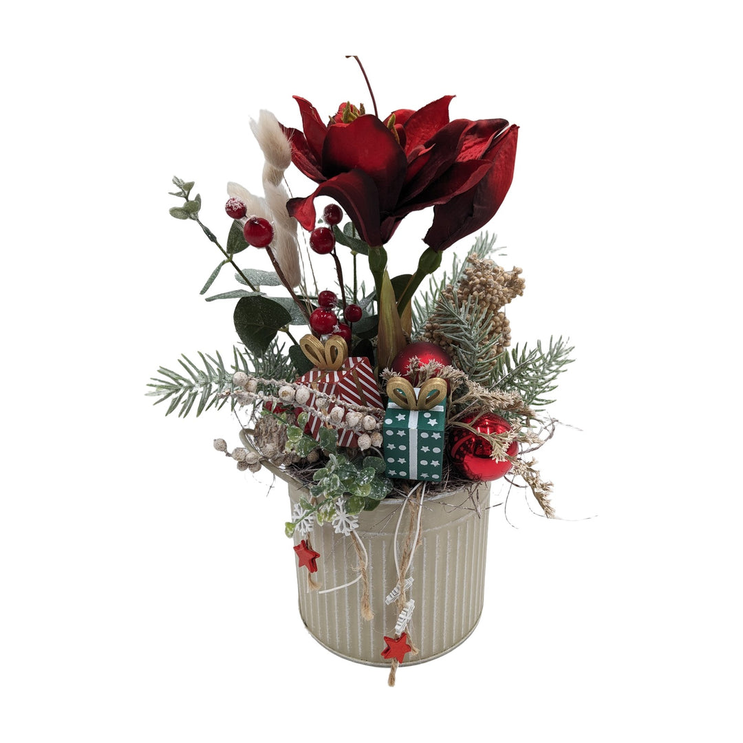 Freigestellt Weihnachtsgesteck Amaryllis Kugeln Geschenke rot taupe