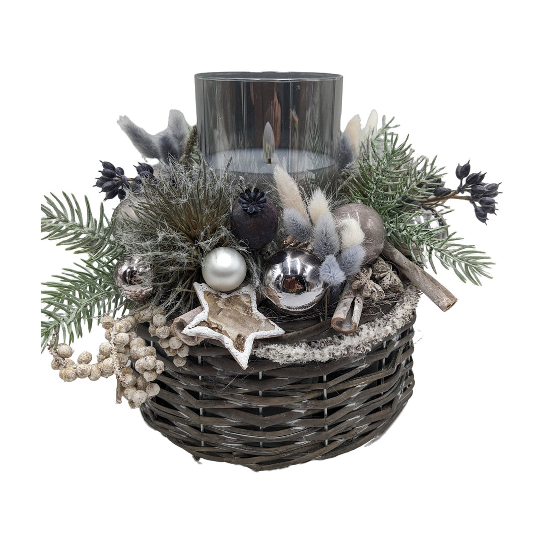 Freigestellt Weihnachtsgesteck LED Teelicht Kugel Stern grau silber
