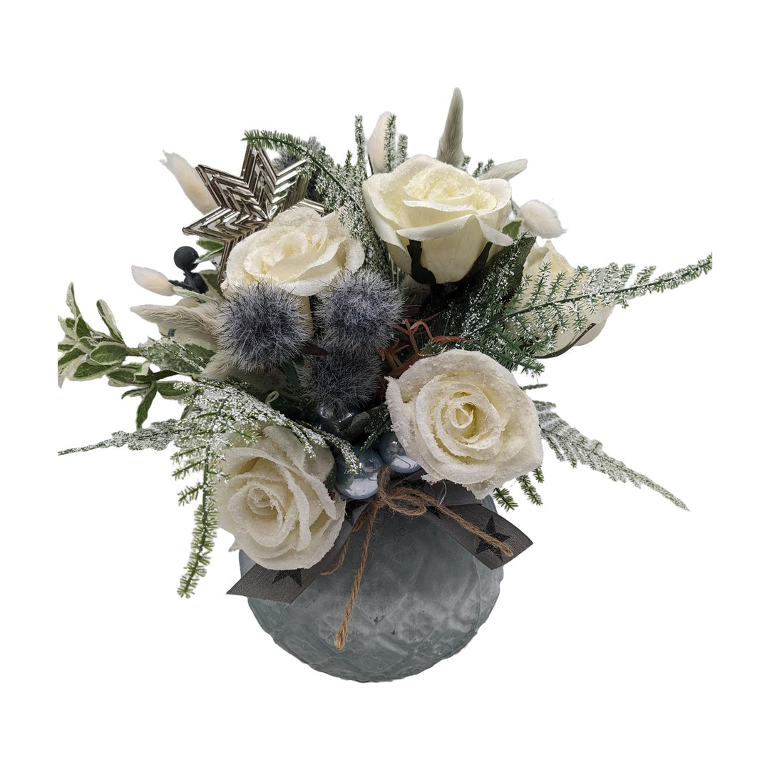 Freigestellt Wintergesteck Rosen Stern Gräser blau weiss