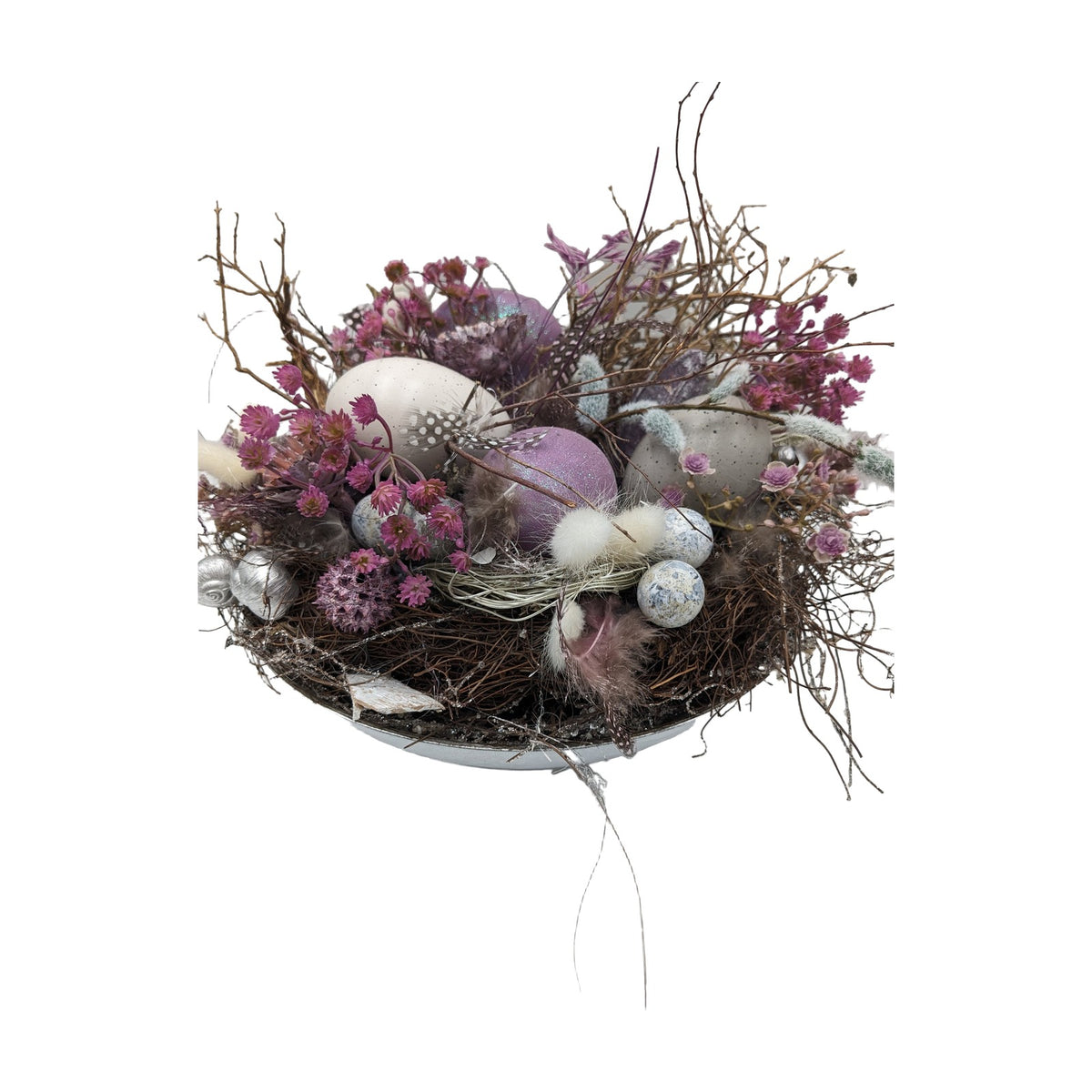 Freigestellt Ostergesteck Nest Ostereier Federn Trockenblumen lila rosa