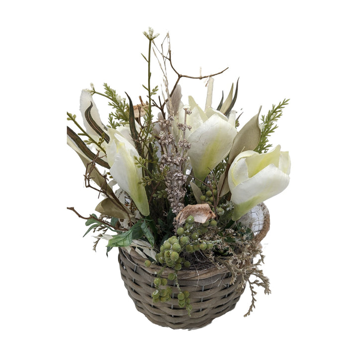 Freigestellt Frühlingsgesteck Krokusse Gräser Korb weiss grün