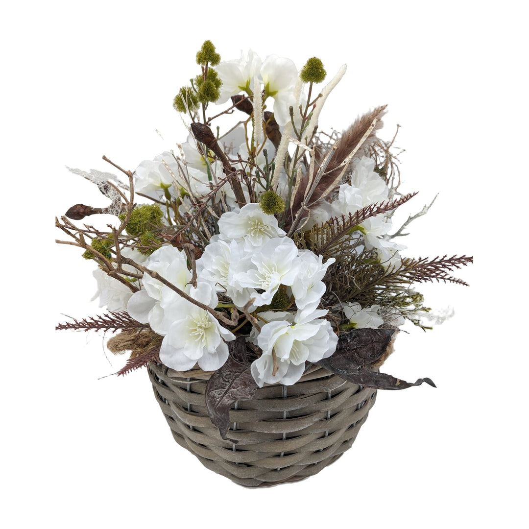 Freigestellt Frühlingsgesteck Kirschblüte Gräser Zweige weiß natur im Korb