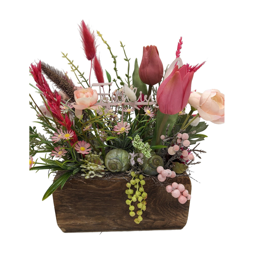 Freigestellt Ostergesteck Frühlingsgesteck Tulpen Ranunkel rosa Holzkasten