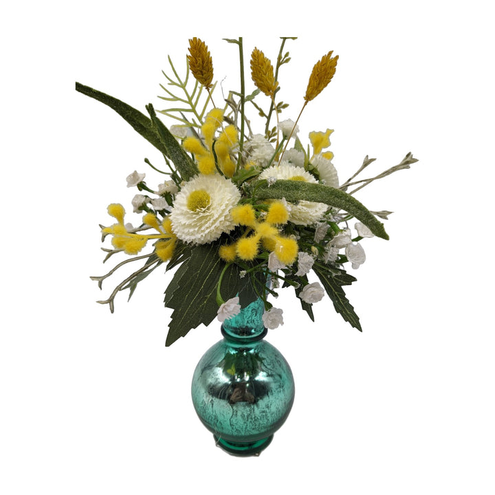 Freigestellt Frühlingsgesteck Vase Gräser Bellis türkis gelb weiß
