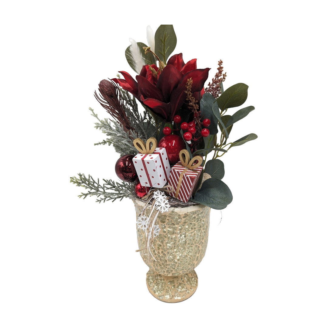 Freigestellt Weihnachtsgesteck Amaryllis Eukalyptus Geschenkboxen rot grün