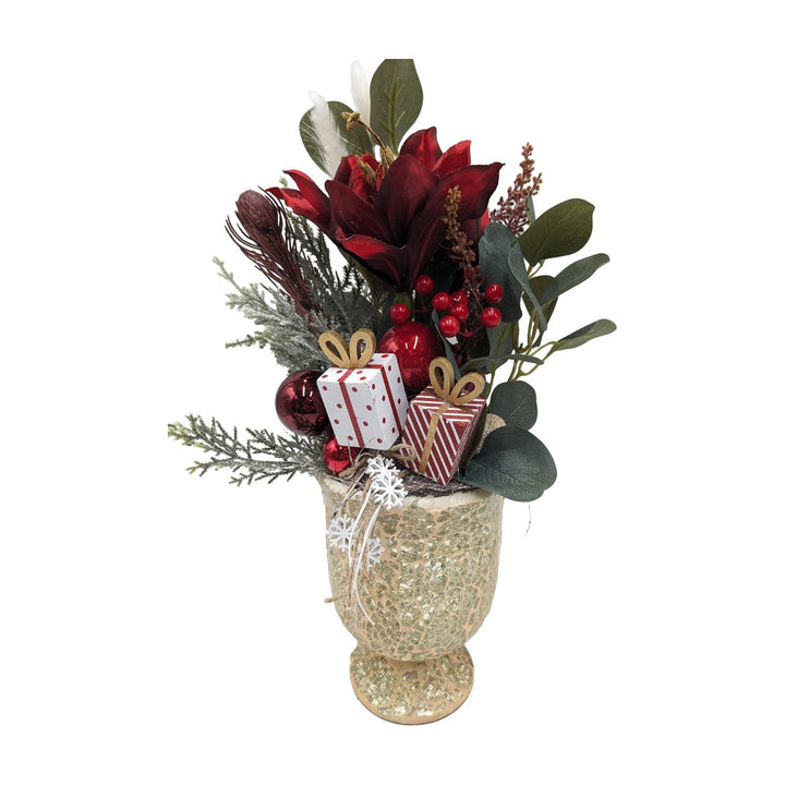 Freigestellt Weihnachtsgesteck Amaryllis Eukalyptus Geschenkboxen rot grün