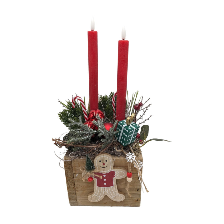 Freigestellt Wintergesteck LED Kerzen Lebkuchenmann Zuckerstangen rot grün
