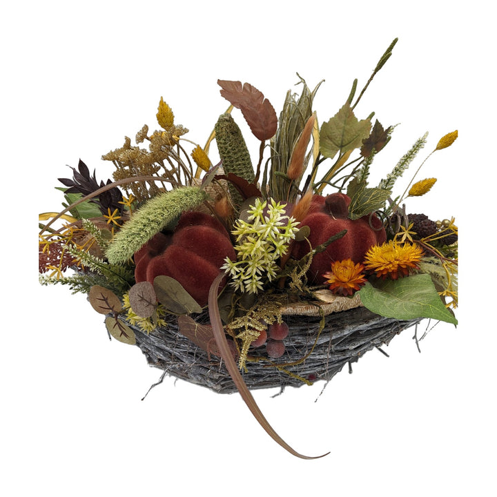 Freigestellt Herbstgesteck Kürbis Gräser Strohblumen braun gold