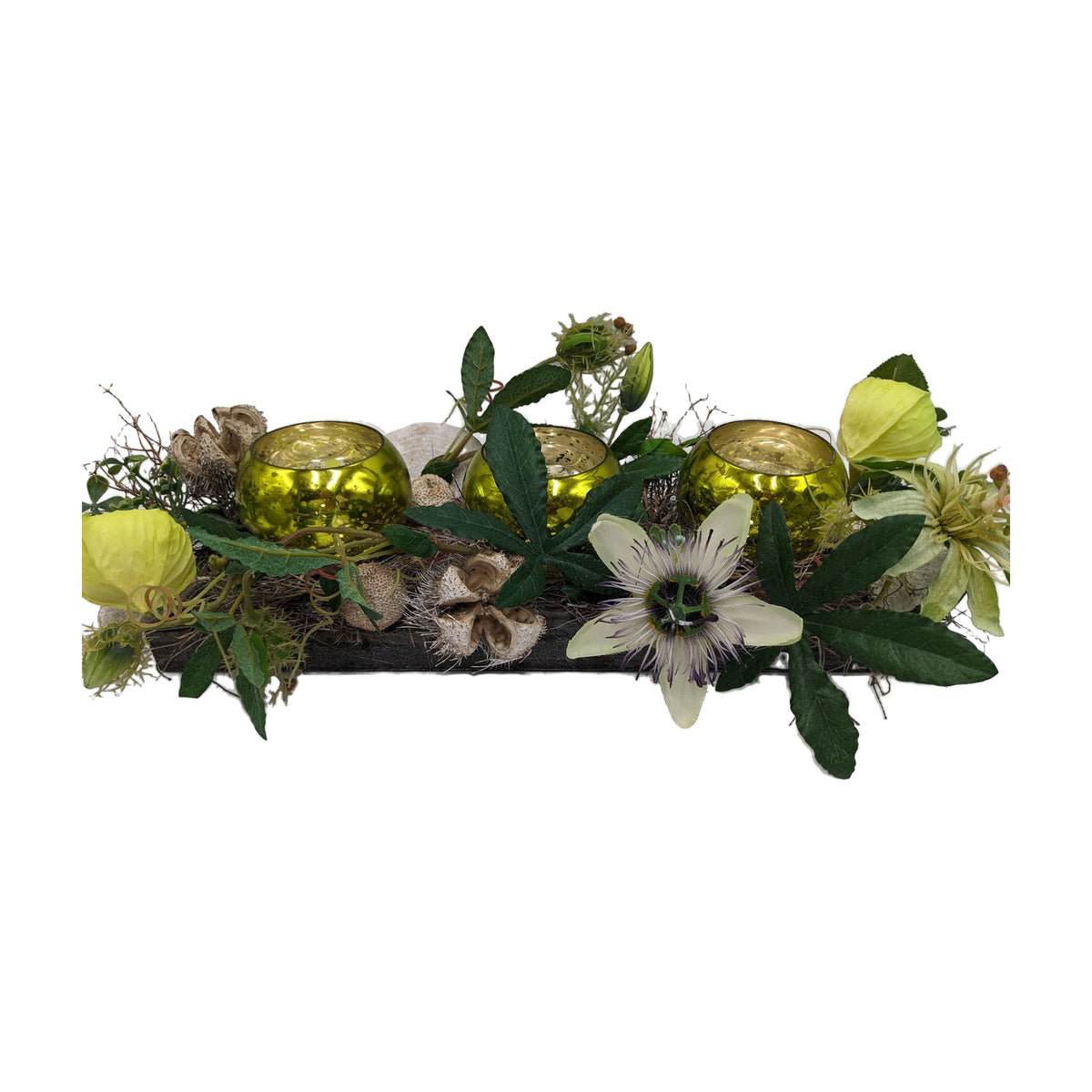 Freigestellt Frühlingsgesteck Teelichter Passionsblumen grün gelb