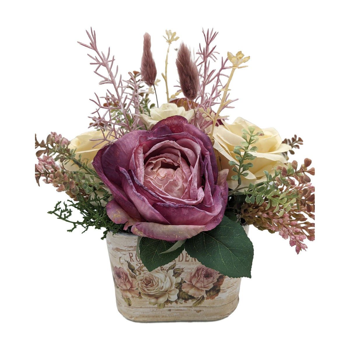 Freigestellt Sommergesteck Rosen Gräser creme altrosa im Vintage-Topf