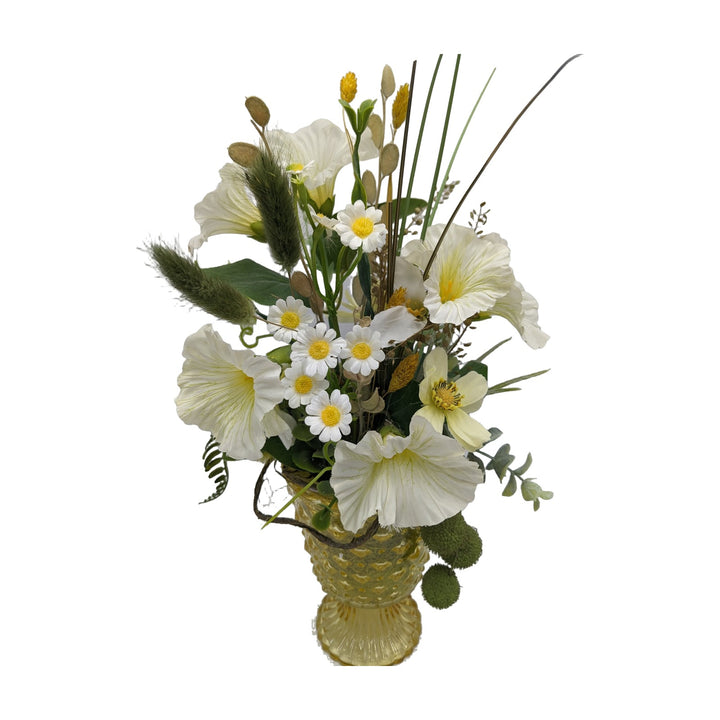 Freigestellt Sommergesteck Margeriten Gräser weiss gelb in Glasvase