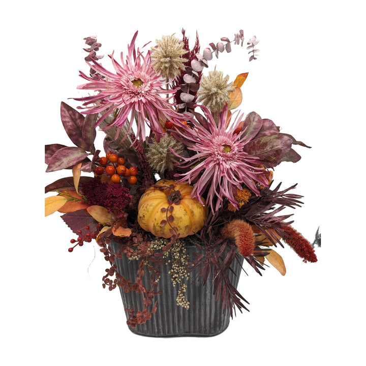 Freigestellt Herbstgesteck Chrysanthemen Kürbis Beeren rosa orange