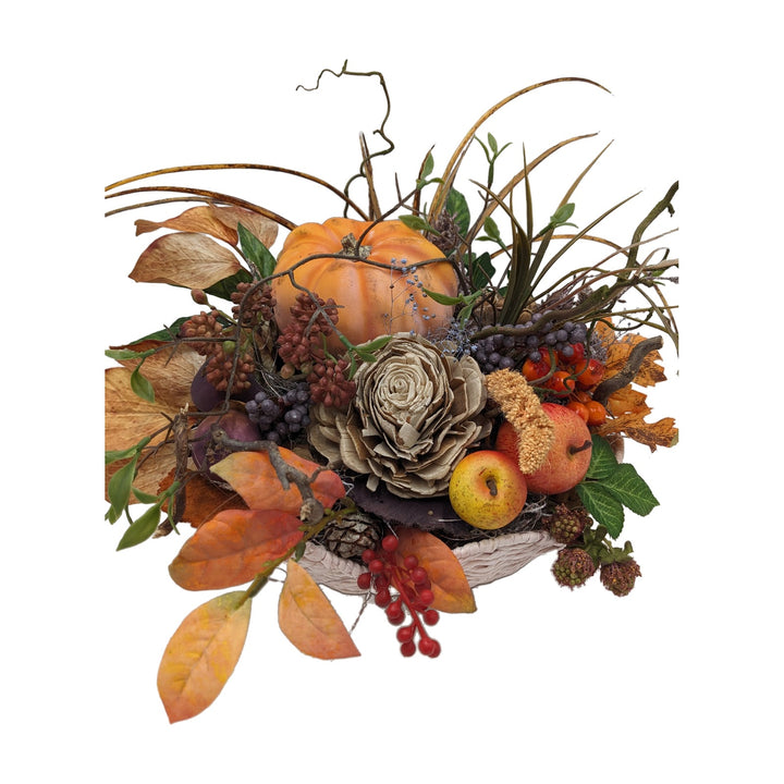 Freigestellt Herbstgesteck Kürbis Äpfel Beeren Holzrose orange braun