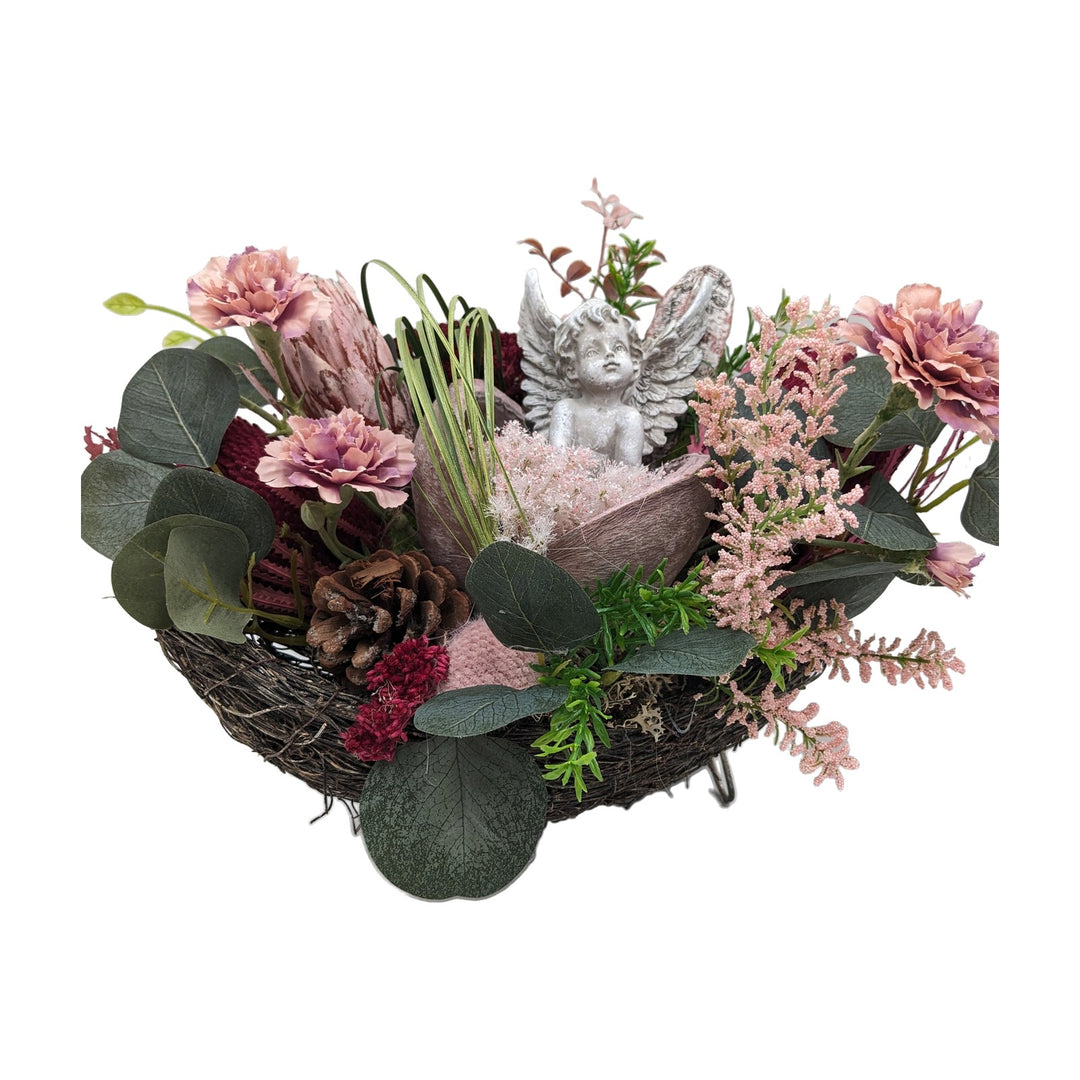 Freigestellt Trauergesteck Engel Nelken Eukalyptus rosa bordeaux