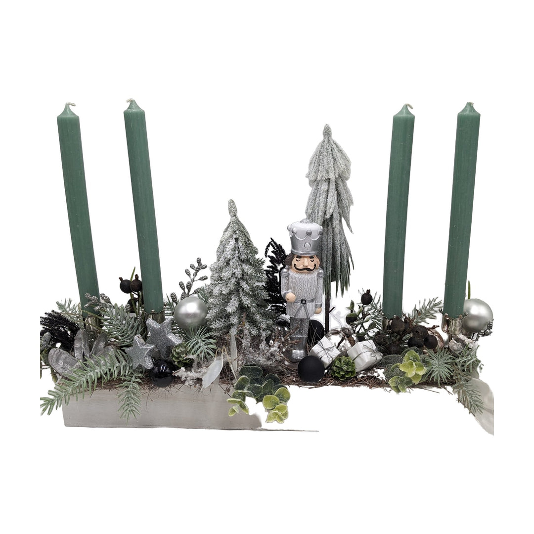 Freigestellt Weihnachtsgesteck Nussknacker Bäume Kerzen salbei silber