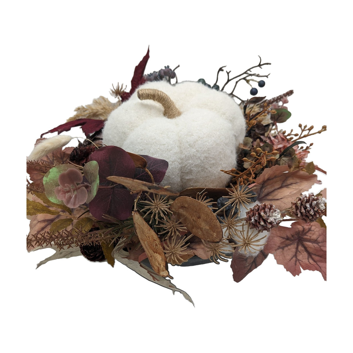 Freigestellt Herbstgesteck Kürbis Blätter Gräser Beeren creme braun