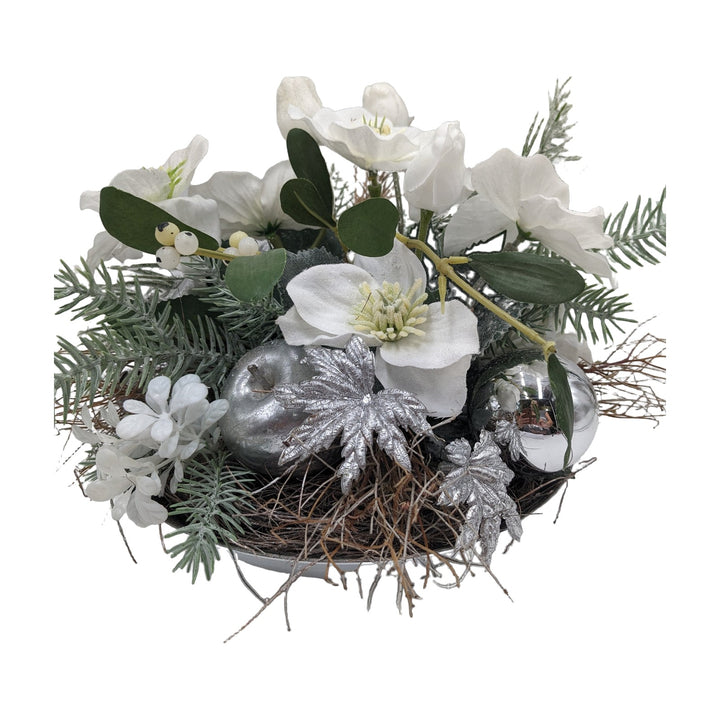 Freigestellt Wintergesteck Christrosen Äpfel Kugeln silber weiss