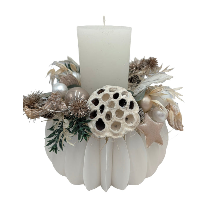 Freigestellt Wintergesteck Stern Zapfen Kerze creme weiss silber