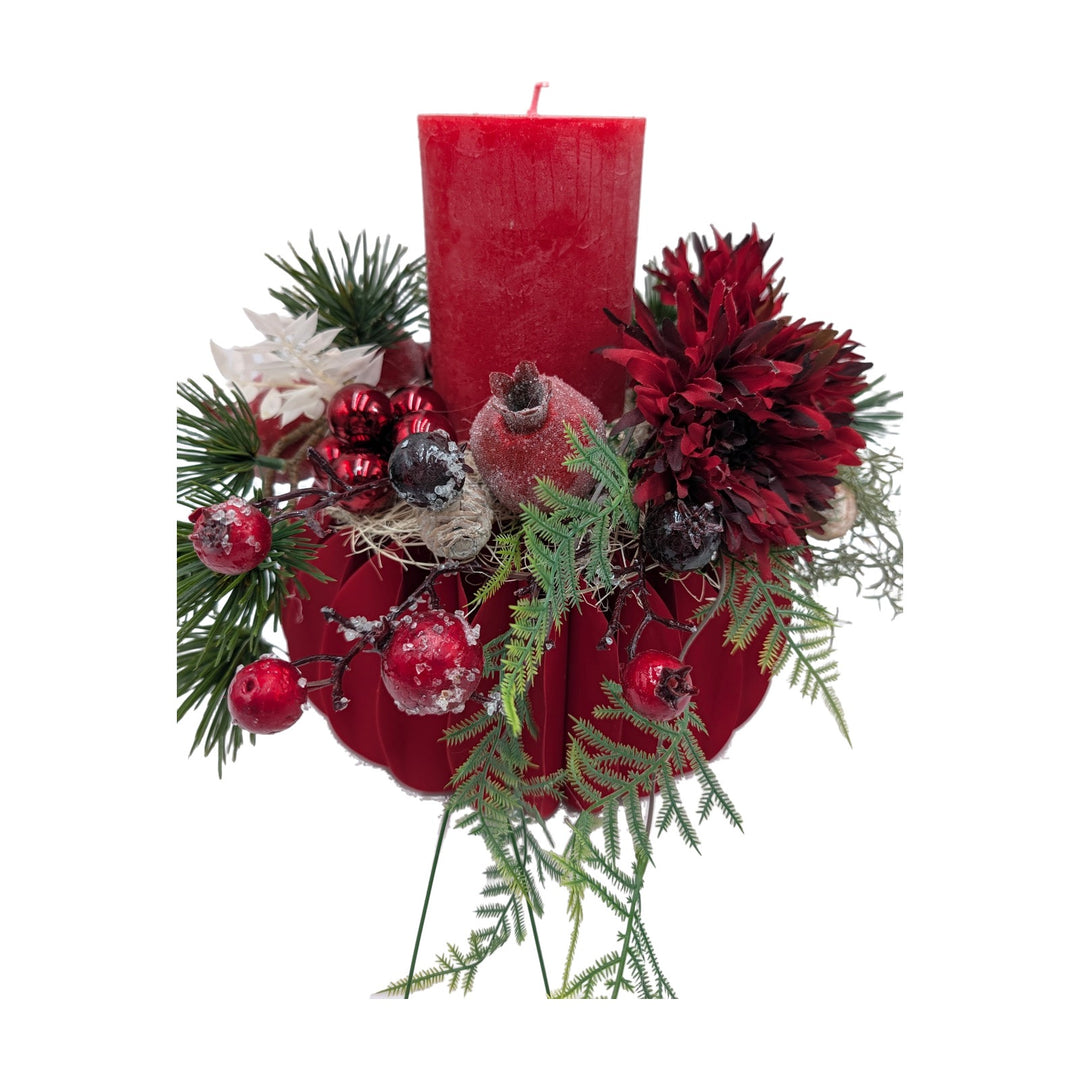 Freigestellt Weihnachtsgesteck Kerze Granatapfel Beeren Zapfen rot grün