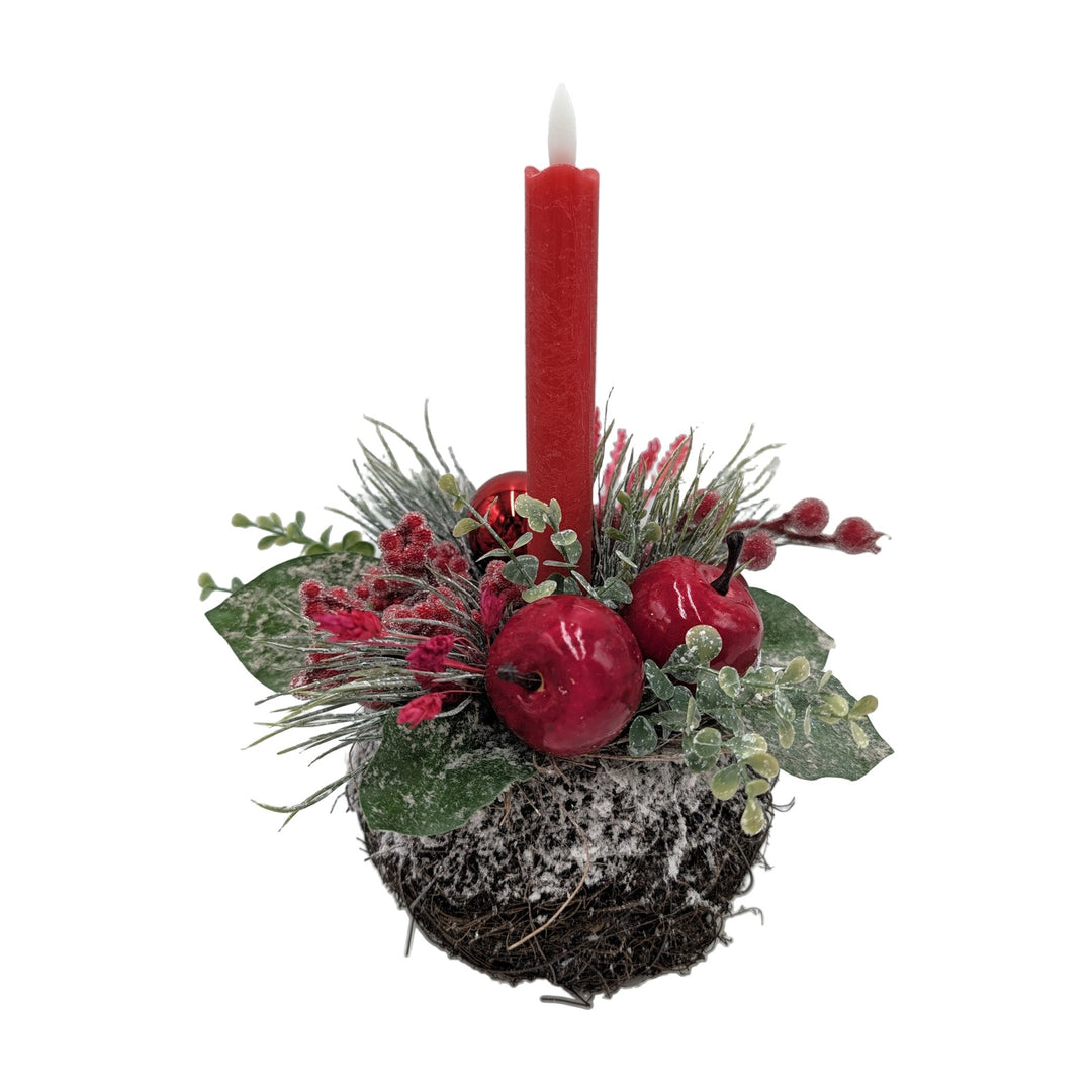 Freigestellt Weihnachtsgesteck Äpfel Beeren LED-Kerze rot grün