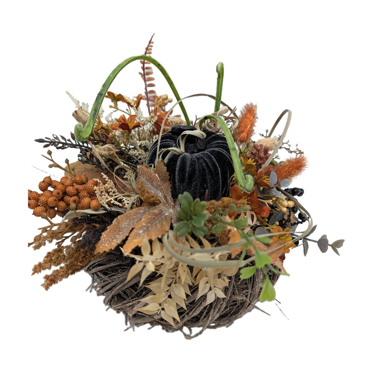 Freigestellt Herbstgesteck Samtkürbis Beeren Gräser schwarz orange