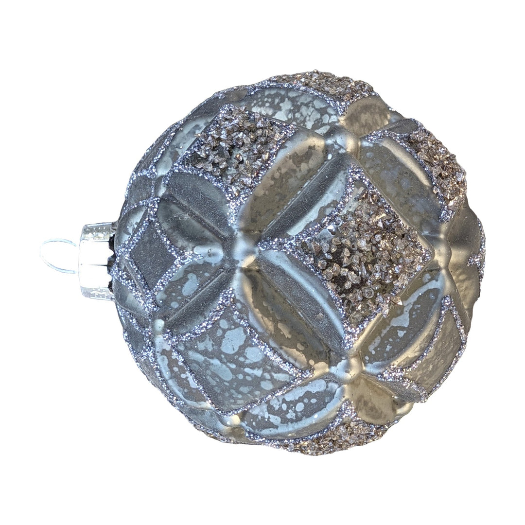 Freigestellt Christbaumkugel Rautenrelief Glitzer silber graugrün Ø 8 cm