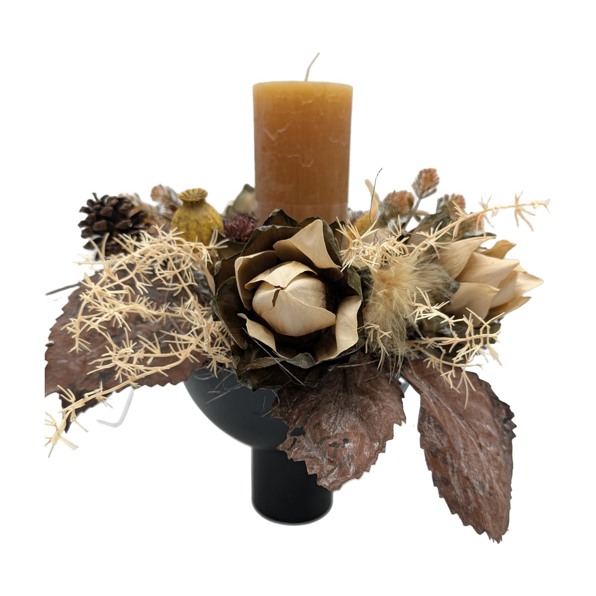 Freigestellt Herbstgesteck Kerze Zapfen Blätter ocker braun