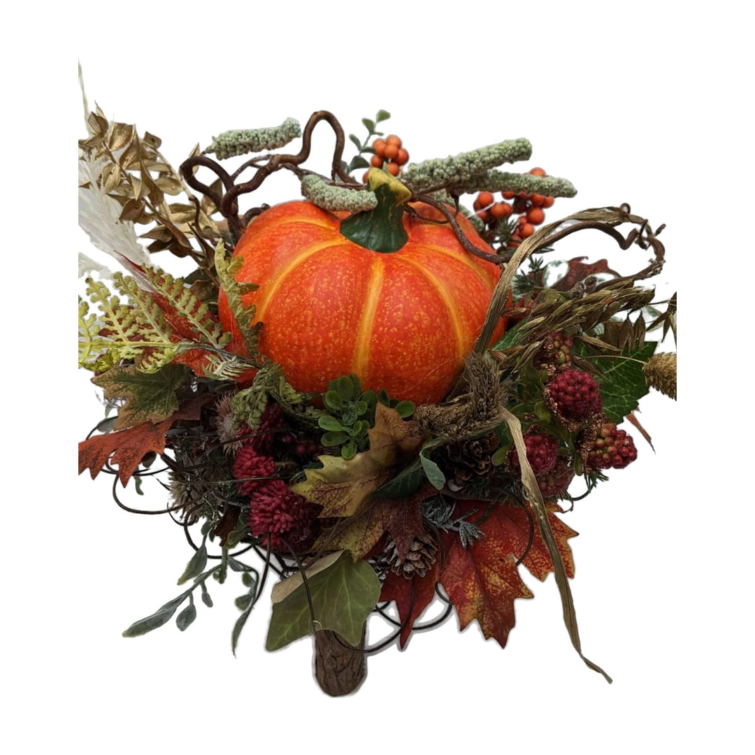 Freigestellt Herbstgesteck Kürbis Zapfen Beeren Laub Gräser orange grün