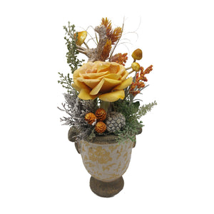 Freigestellt Seidenblumengesteck Wintergesteck Rose Pilze Zapfen Beeren gelb orange