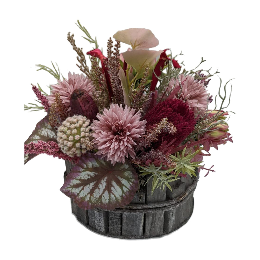 Freigestellt Herbstgesteck Chrysantheme Banksia Heide Gräser rosa beere