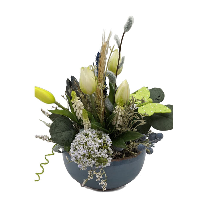 Freigestellt Frühlingsgesteck Tulpen Hyazinthen Schmetterling Beeren blau weiß