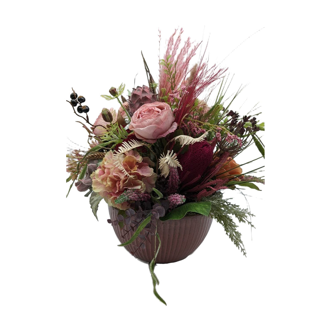 Freigestellt Herbstgesteck Rose Banksia Hortensie Heide Gräser rosa beere