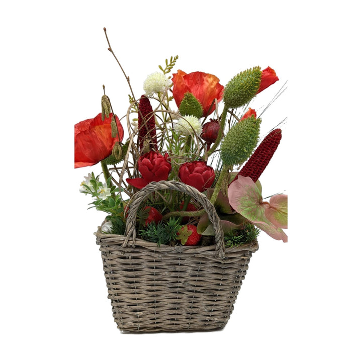 Freigestellt Frühlingsgesteck Tischgesteck Mohn Tulpen Erdbeeren Korb rot grün