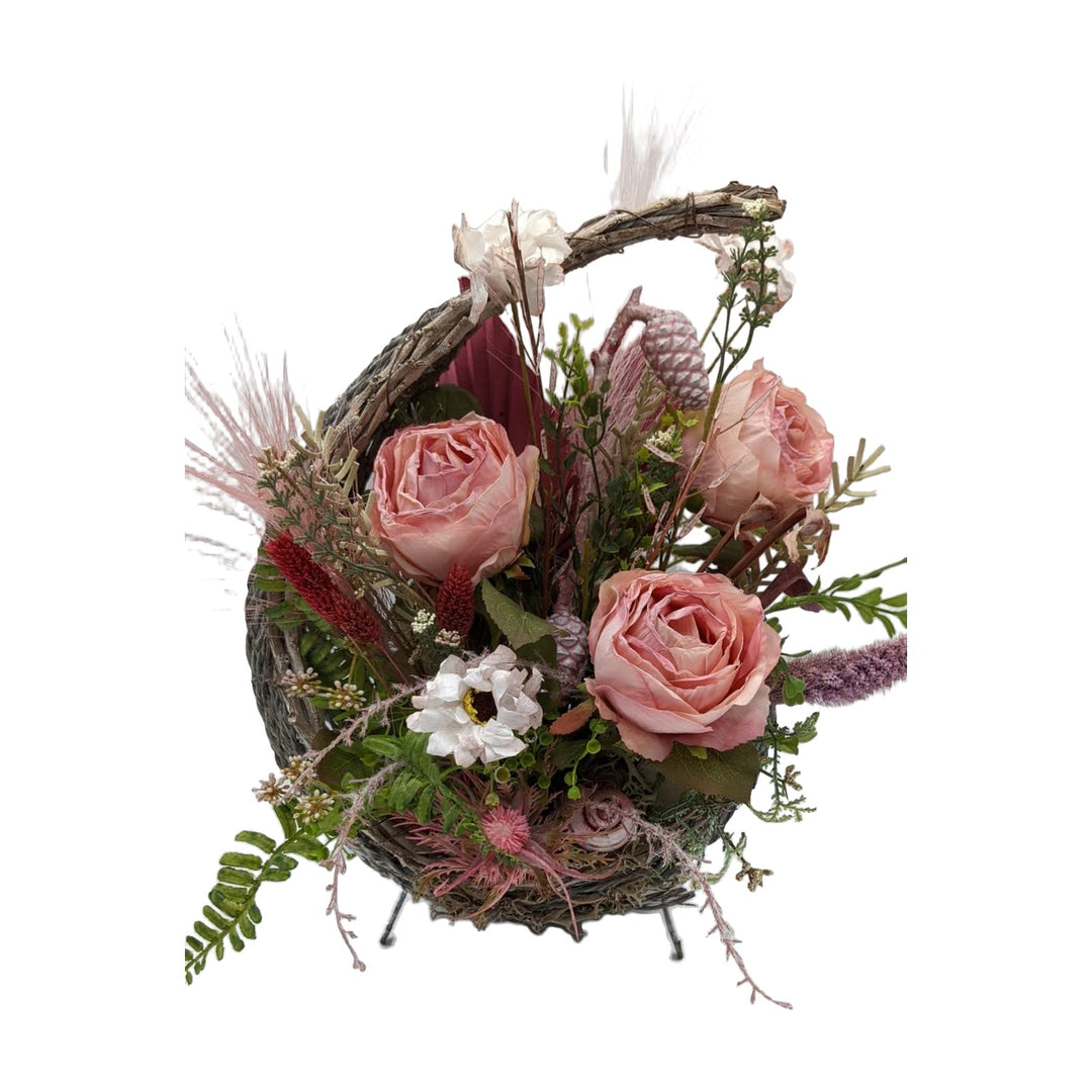 Freigestellt Herbstgesteck Rosen Distel Zapfen Gräser Schnecke rosa braun