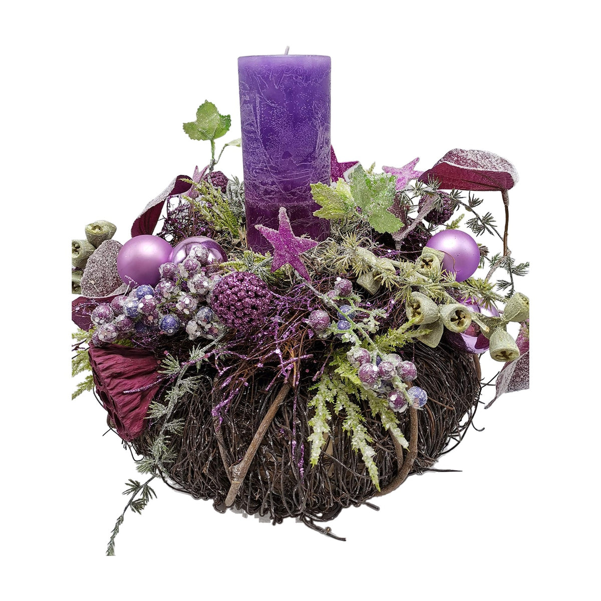 Freigestellt Weihnachtsgesteck Adventskranz Kerze Kugeln Beeren Gräser lila