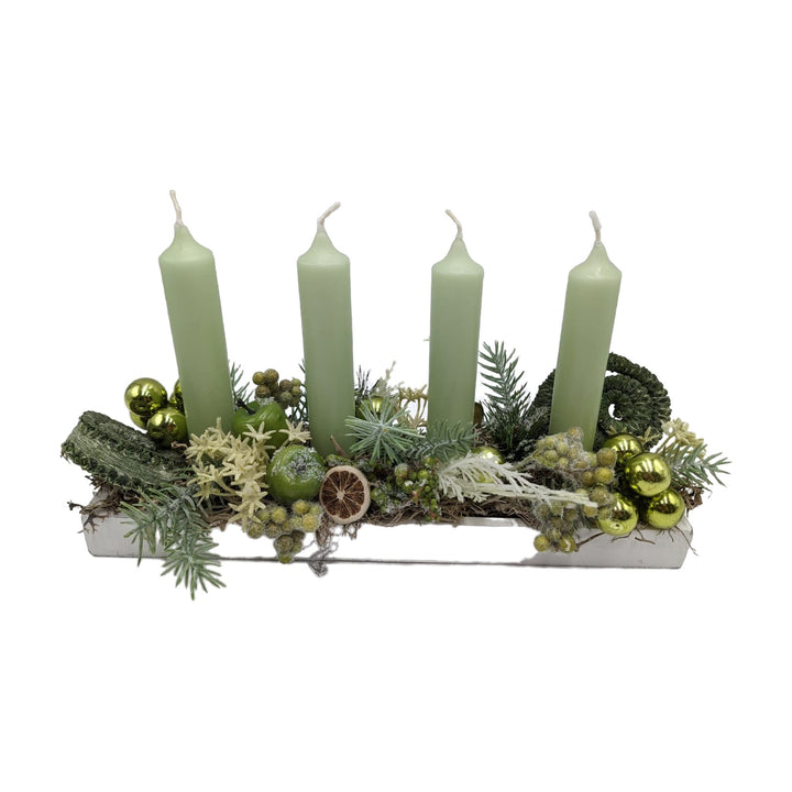 Freigestellt Adventsgesteck Weihnachtsgesteck Kerzen Apfel Kugeln Tanne mint weiß