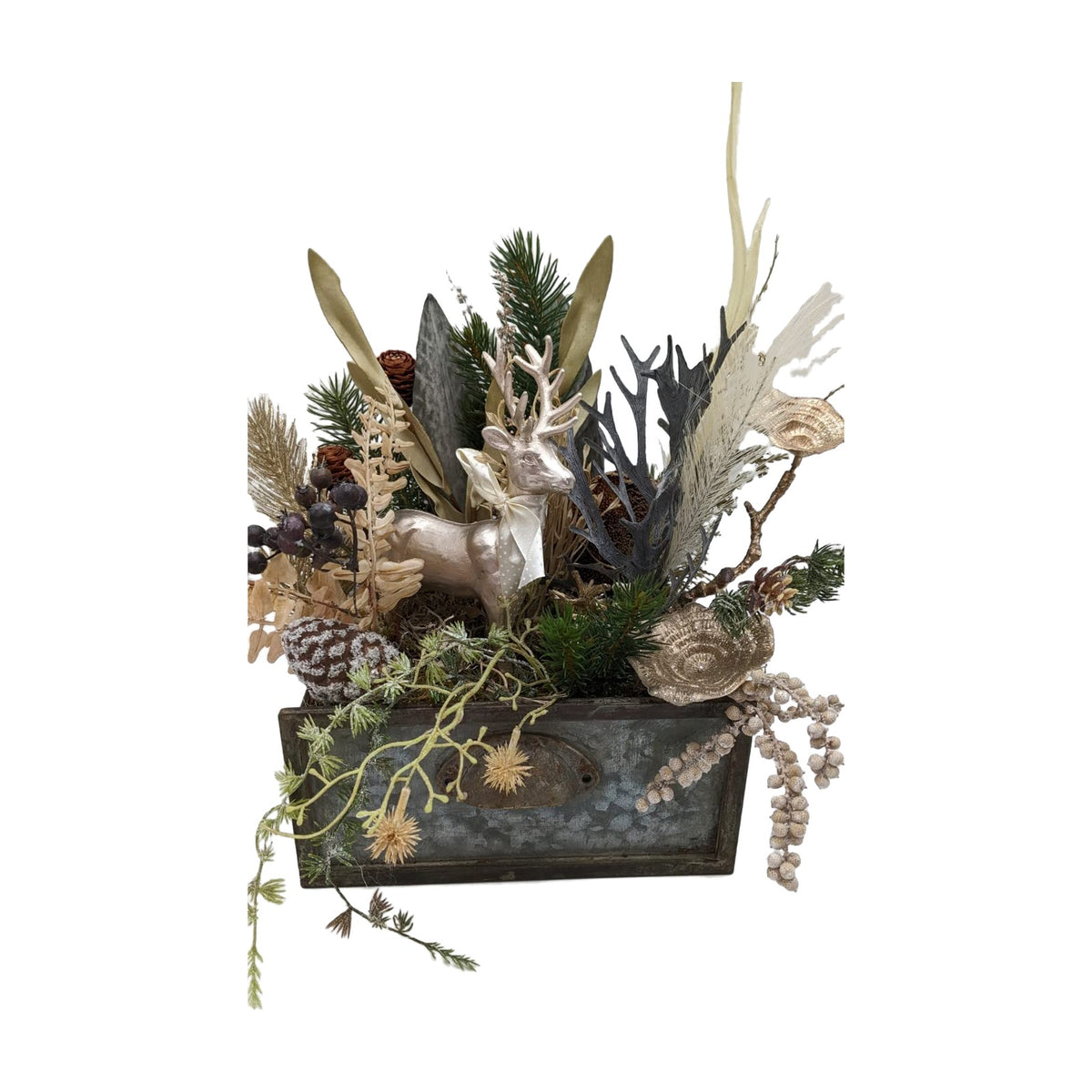 Freigestellt Wintergesteck Weihnachtsgesteck Tischgesteck Hirsch Zapfen creme gold