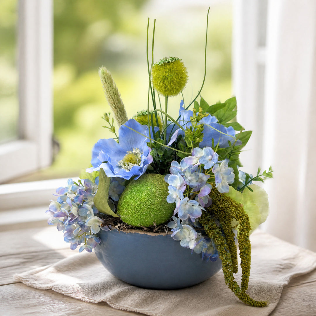 Szene Sommergesteck Zitrone Anemonen Hortensien Gräser blau grün