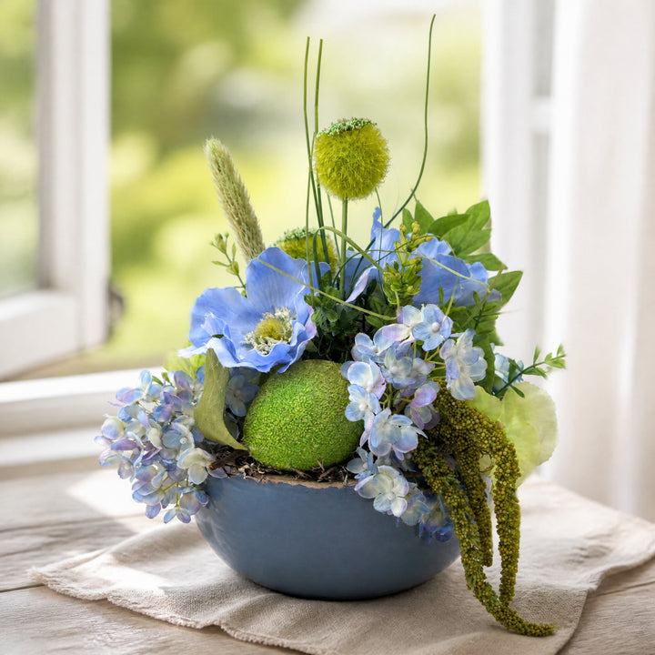 Szene Sommergesteck Zitrone Anemonen Hortensien Gräser blau grün