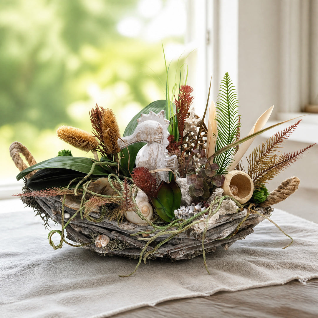 Szene Sommergesteck Seepferdchen Schnecken Orchideenwurzel Gräser natur