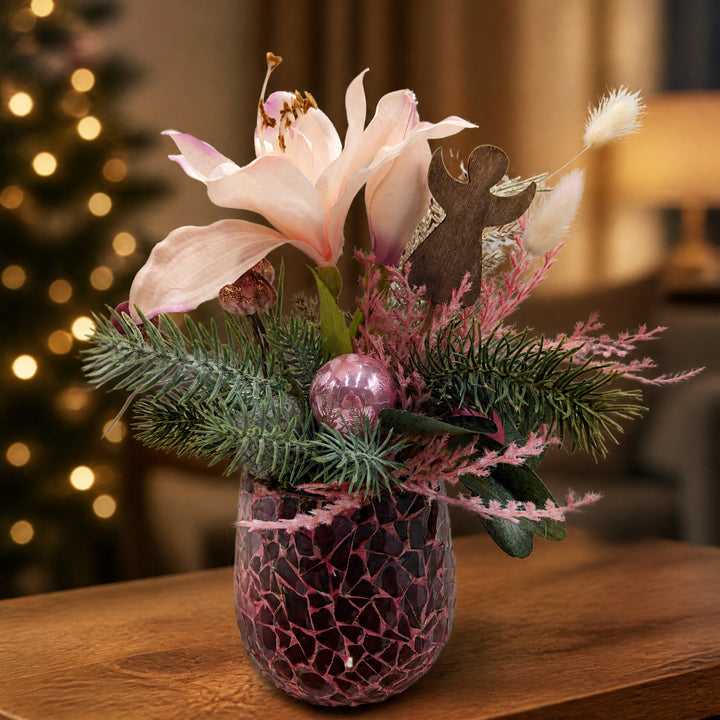 Szene Weihnachtsgesteck Amaryllis Kugel Engel Tanne rosa