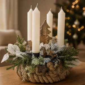 Szene Adventsgesteck Schaukelpferd Haus Stern creme natur