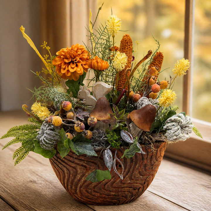 Szene Herbstgesteck Pilze Eichhörnchen Beeren orange braun